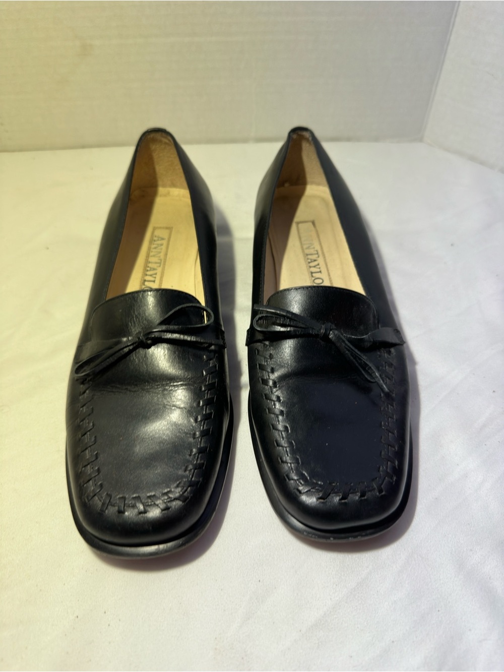 Ann Taylor Black Leather Loafers Bow Detail Slip On Flats Women’s 6.5M Preppy